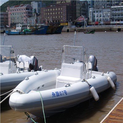 5,4 M ātrgaitas airu katamarāns